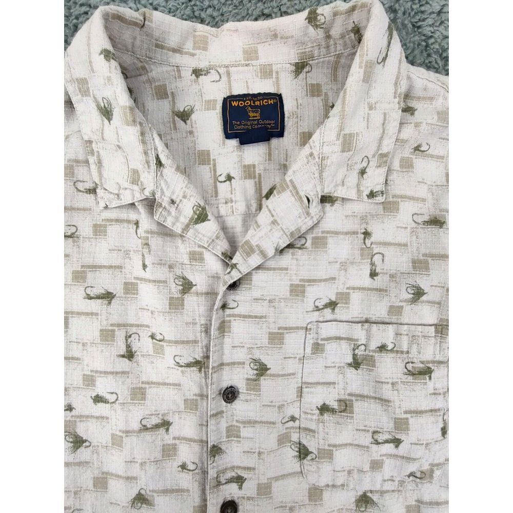 Woolrich Button Up Shirt Men's XL Tan Fly Fishing‎ All Over Print Outdoor